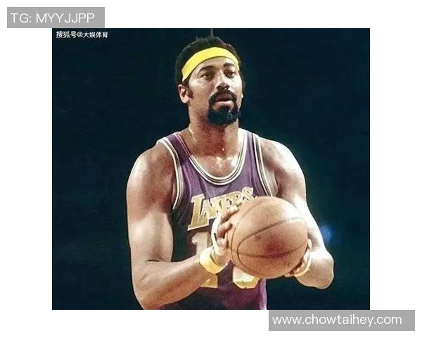 威尔特张伯伦如何在篮球场上创造传奇纪录与历史地位的深度解析